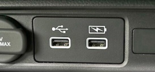 通信用USBポートと充電用USBポートの違い
