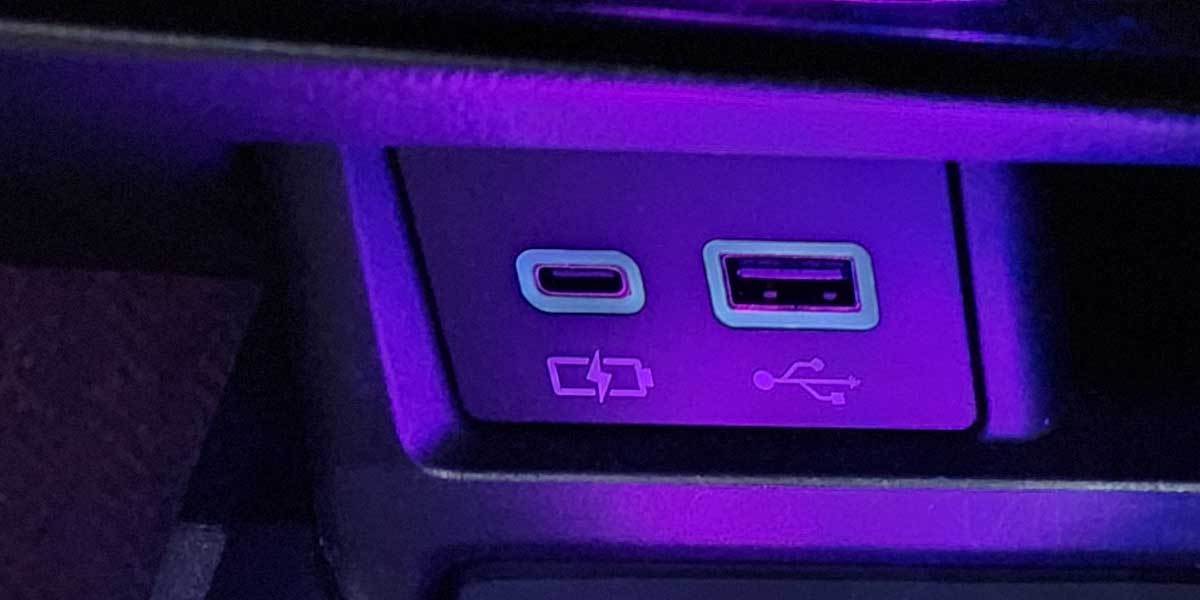 レクサスNXのUSB端子の例 レクサスNXのUSB端子の例