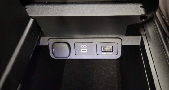 トヨタアルファード/ヴェルファイアの標準装着HDMI端子