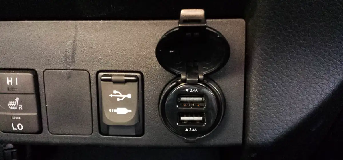 シガーソケット充電器の基本知識と注意点