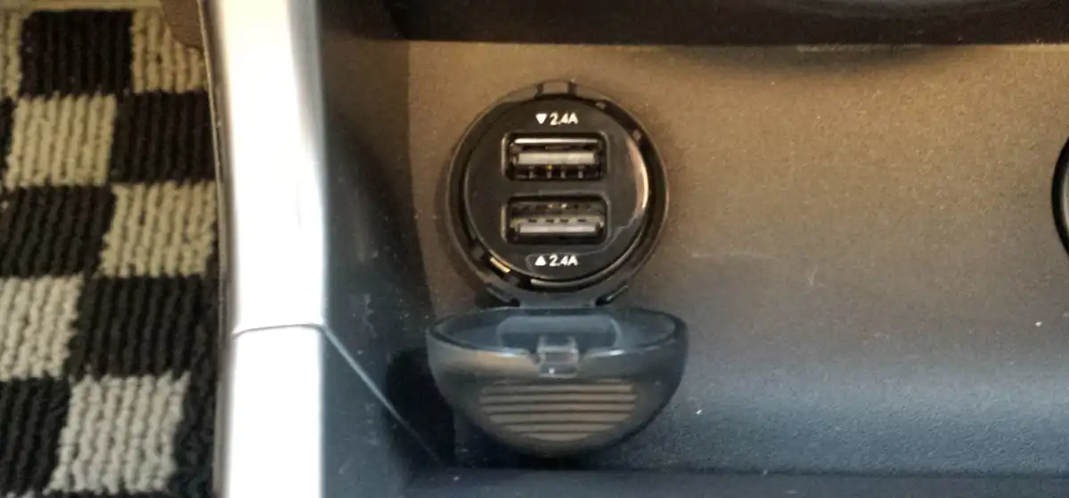 シガーソケット充電器でよくある疑問