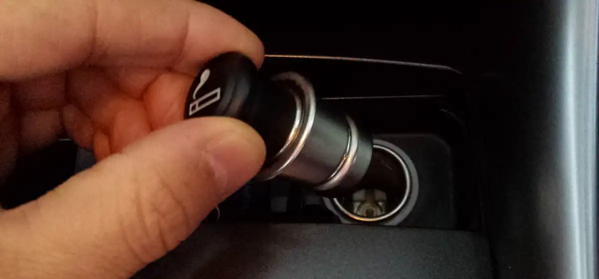 シガーソケットは元々ライター取付口