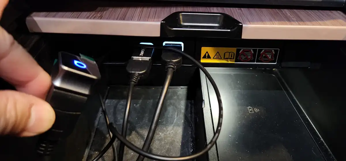 レクサスRXディスプレイオーディオでのワイヤレスアダプター電源補助ケーブル接続